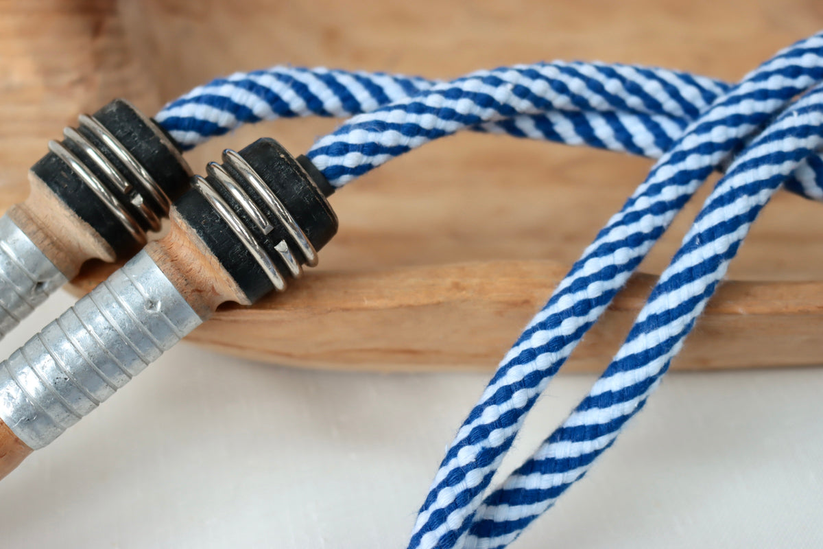 Vintage Handle Skipping Rope (Blue Spiral)