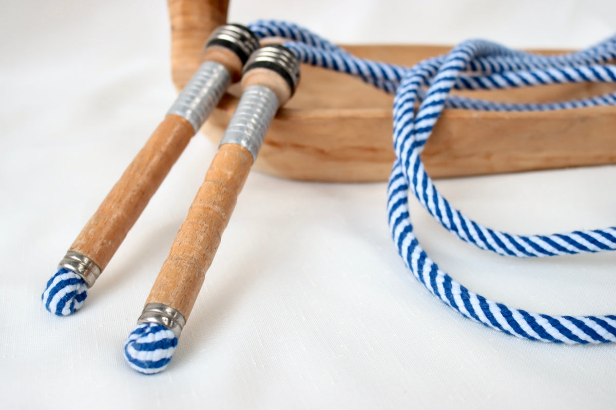 Vintage Handle Skipping Rope (Blue Spiral)