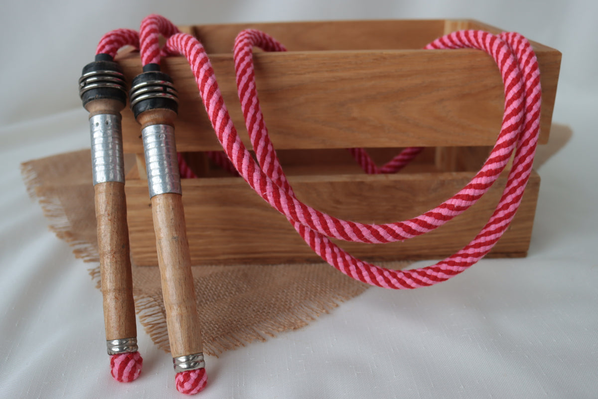 Vintage Handle Skipping Rope (Pink/Red Spiral)