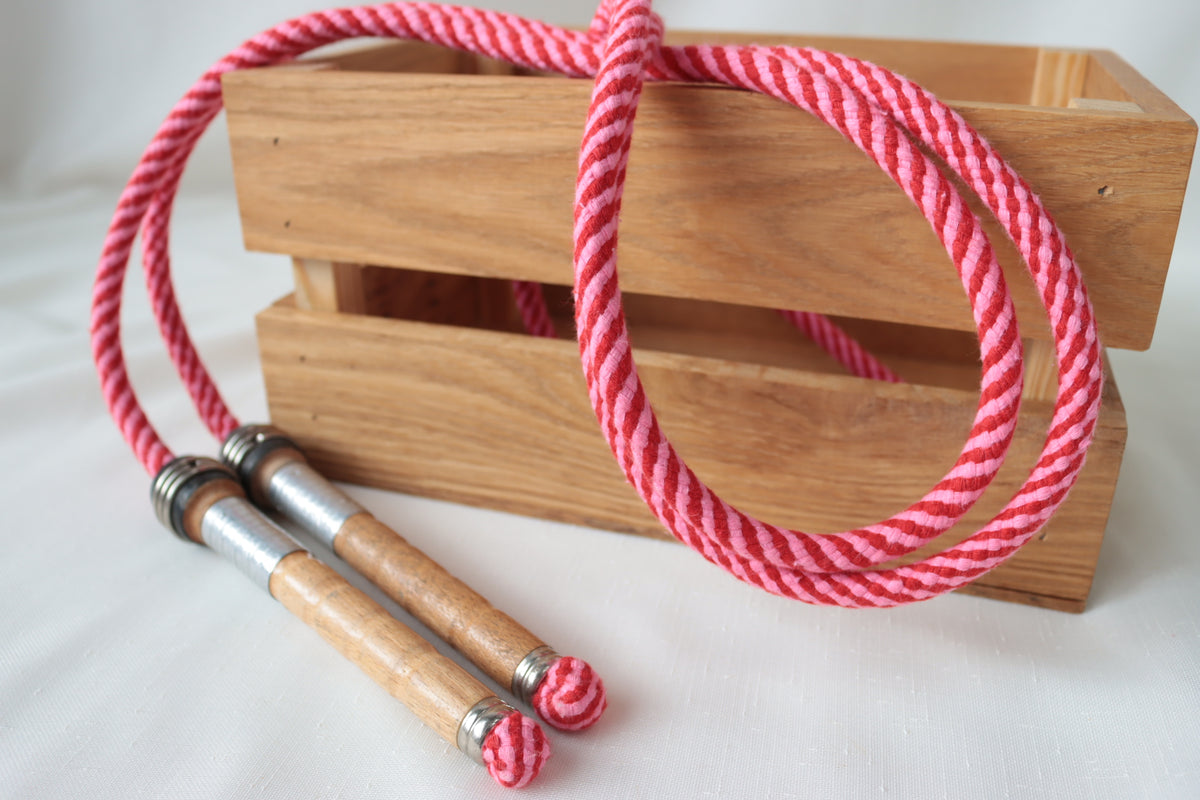 Vintage Handle Skipping Rope (Pink/Red Spiral)