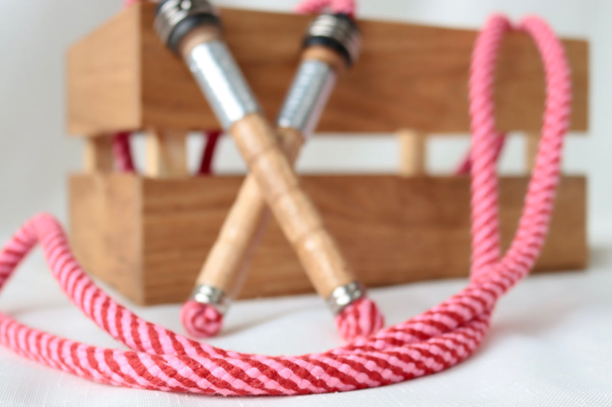 Vintage Handle Skipping Rope (Pink/Red Spiral)